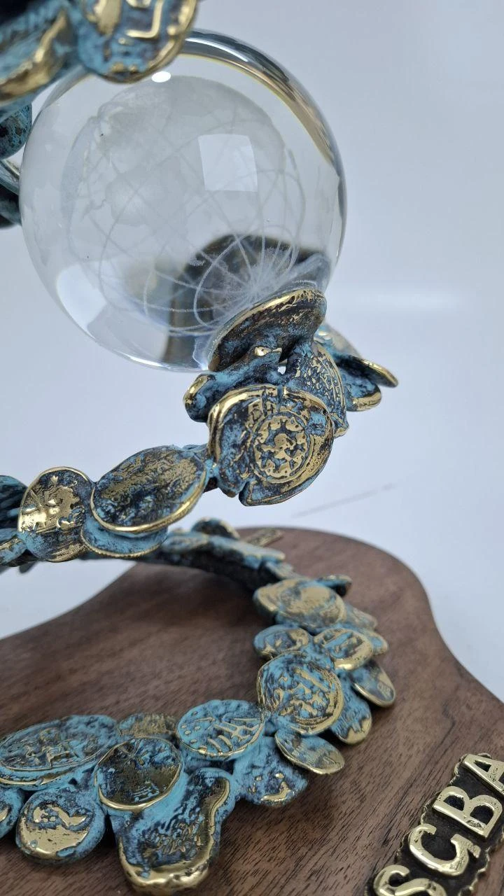 Crystal Earth with archaeological coins, ხედი 4