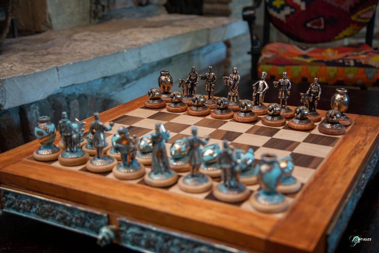 Wine chess on a classic stand, ხედი 10