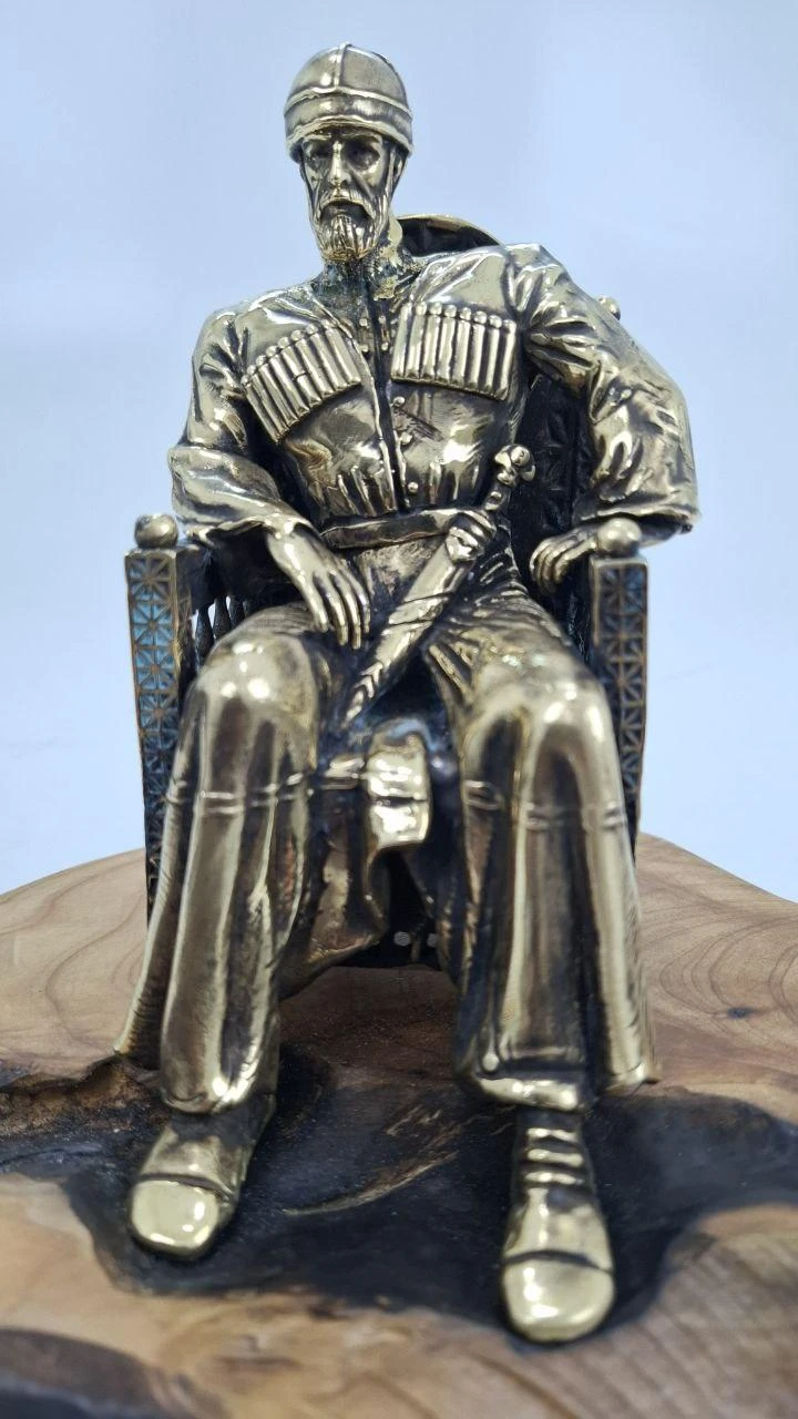Глава семьи — Кора Махшви, ხედი 4