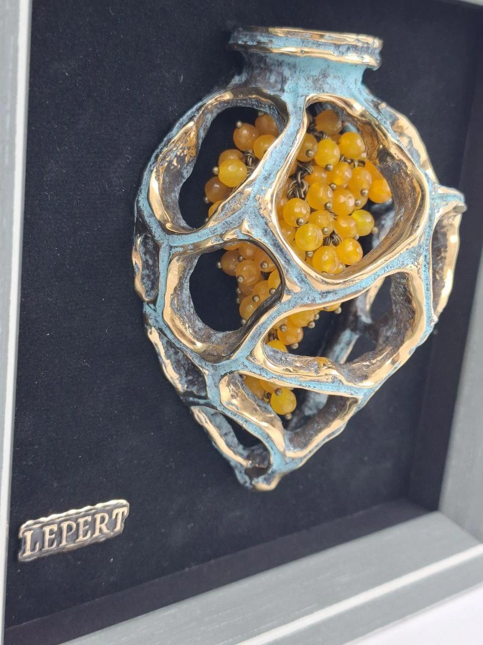 ''Yellow bunch of grapes in Qvevri", ხედი 2