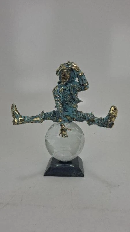 ''Munchausen on Crystal Earth'', ხედი 6