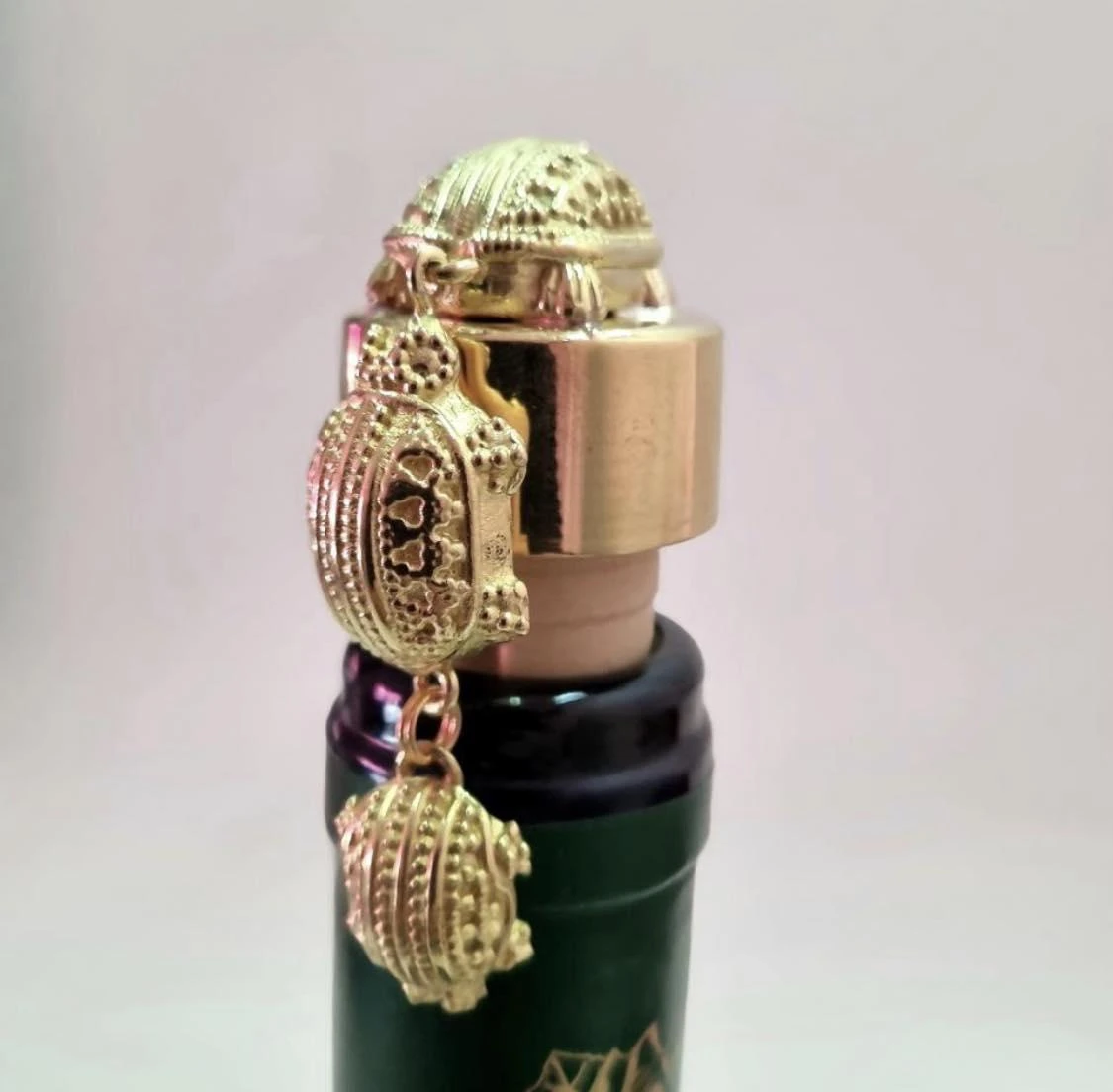 ''Archaeological turtle" — bottle stopper, ხედი 3