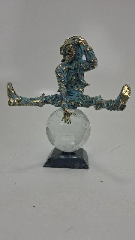 ''Munchausen on Crystal Earth'', ხედი 4