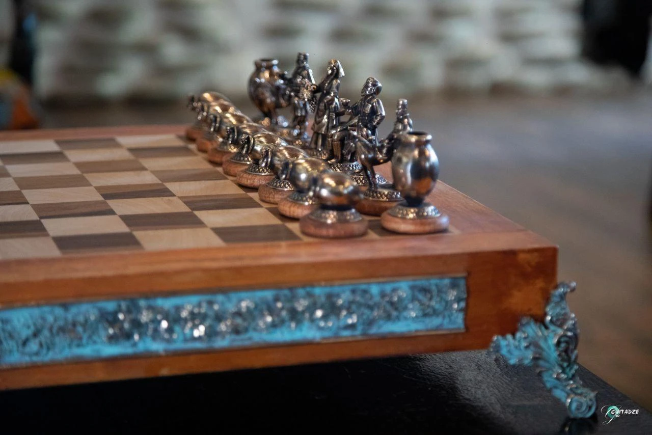 Wine chess on a classic stand, ხედი 5