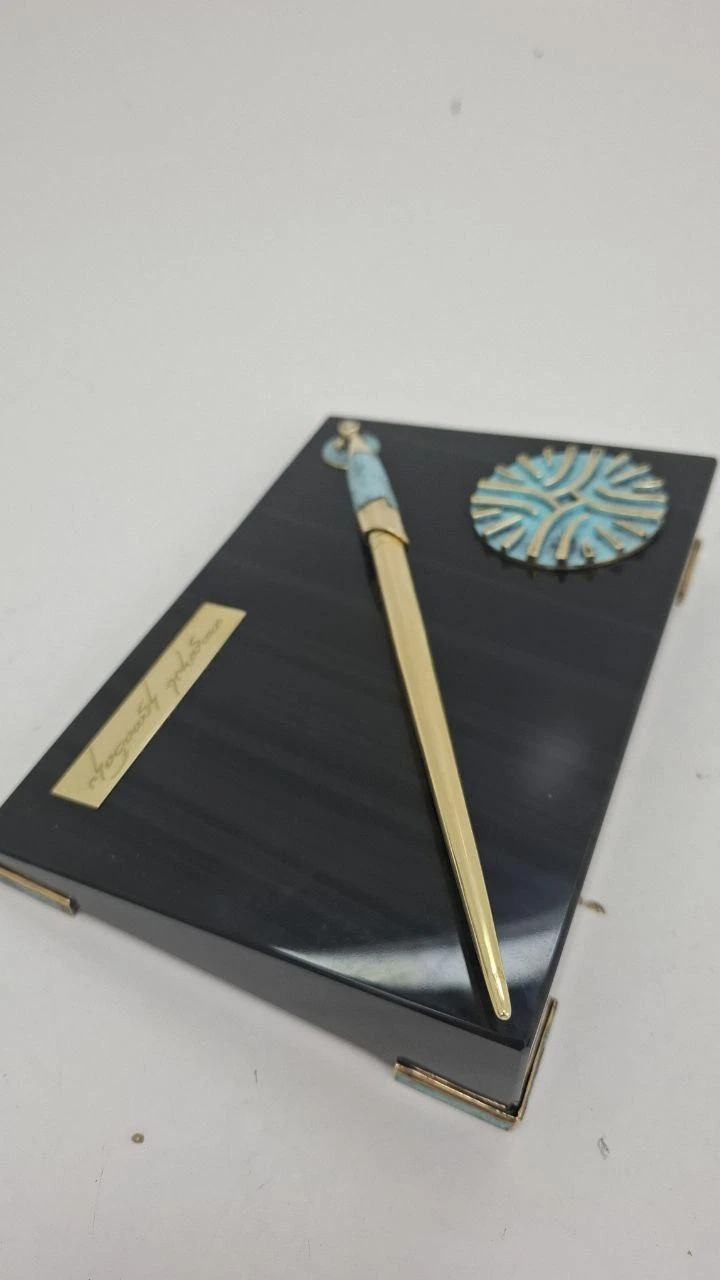 Pen stand, ხედი 3