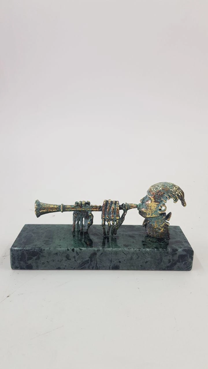 ''A man with a trumpet'', ხედი 3