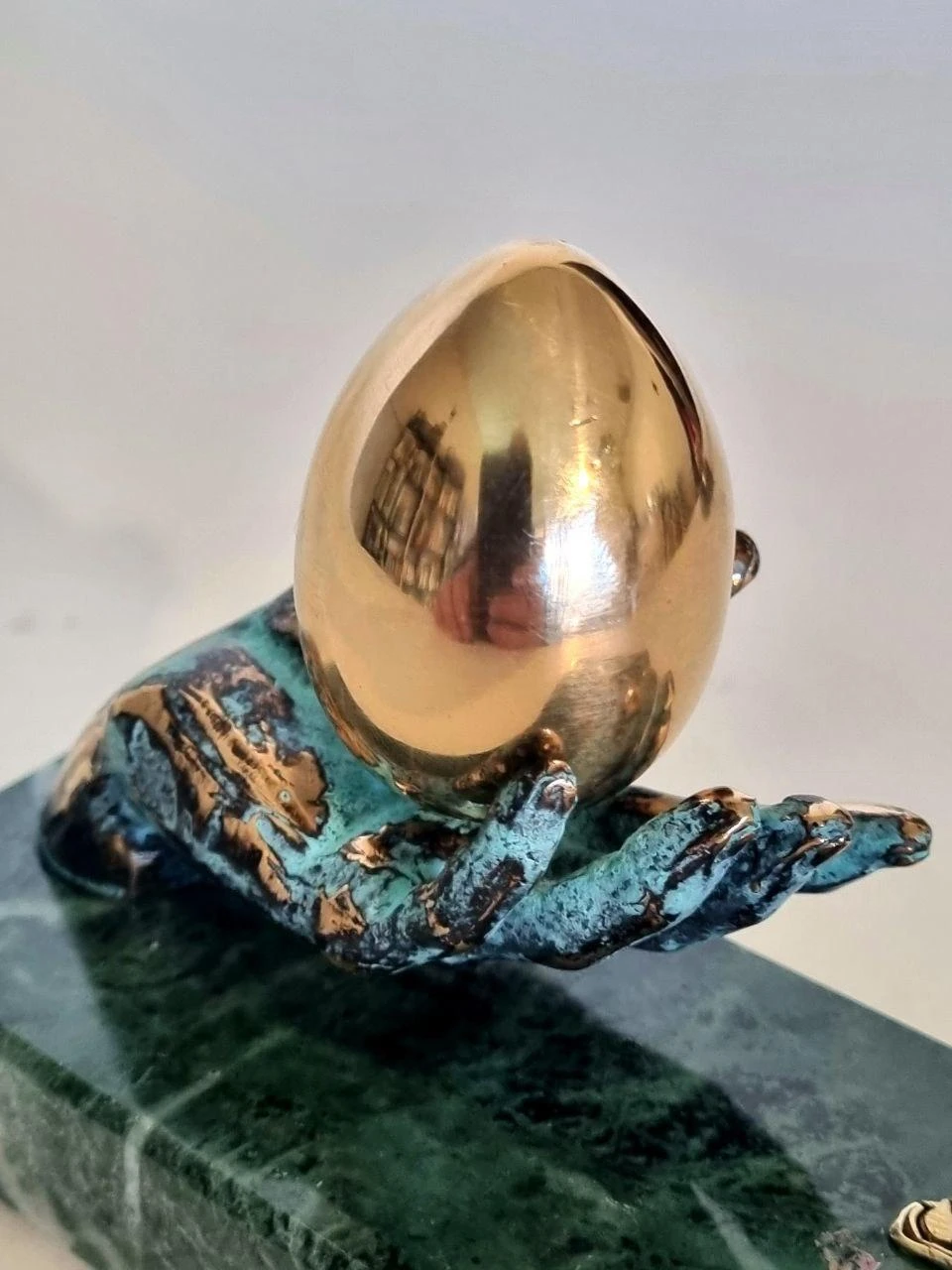 ''Easter egg on palm'', ხედი 3