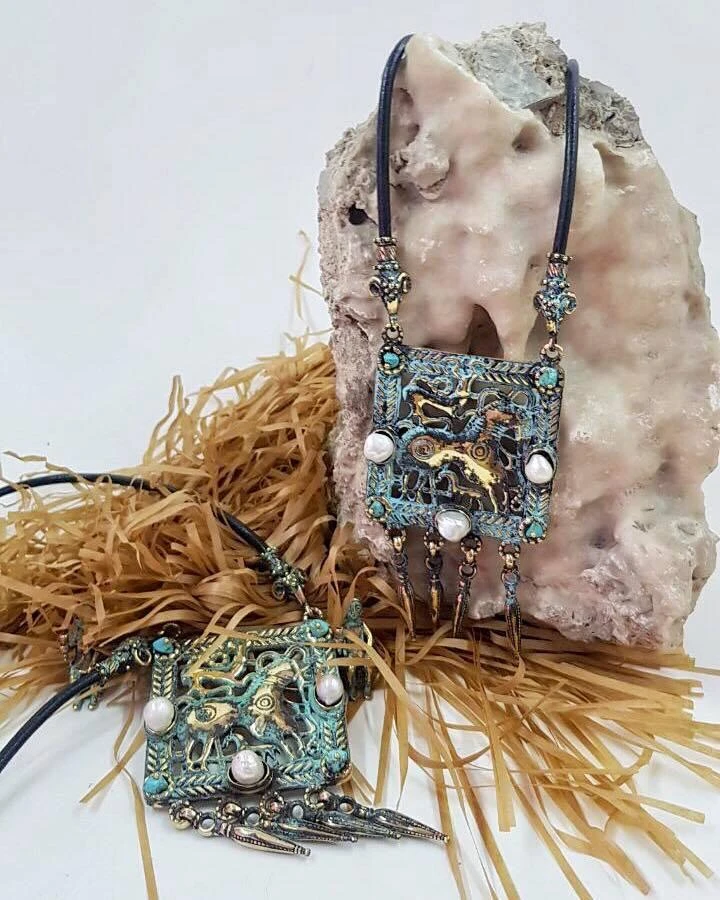 ''Necklace'', ხედი 2