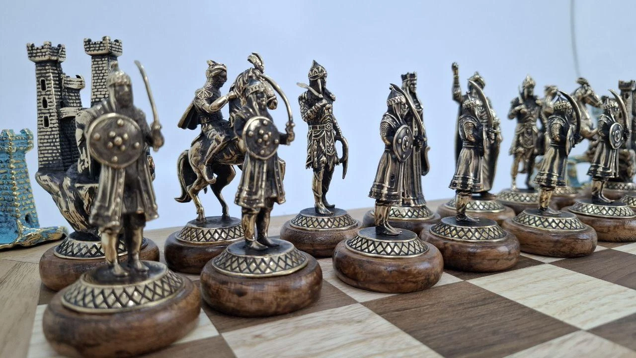 Knight in the Panther skin chess, ხედი 10