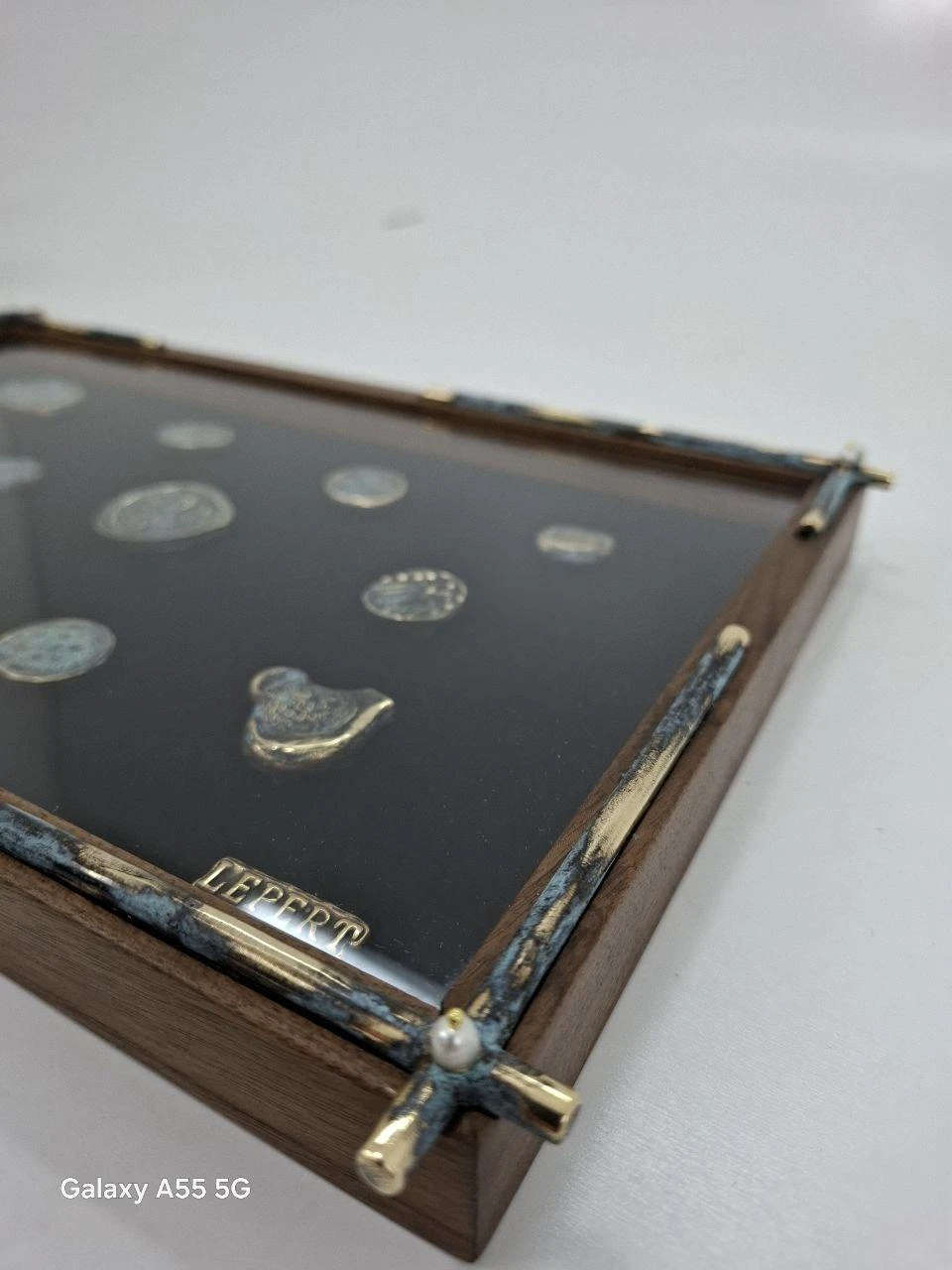 ''Archeological coin frame'', ხედი 2