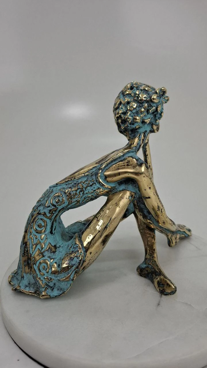 ''Sitting girl'', ხედი 6