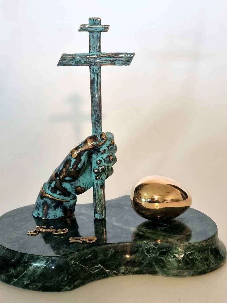 ''A cross with an Easter egg'', ხედი 3