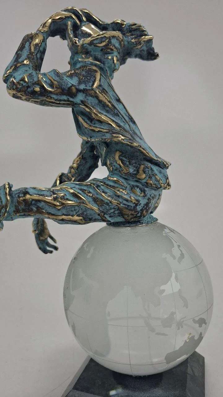 ''Munchausen on Crystal Earth'', ხედი 2