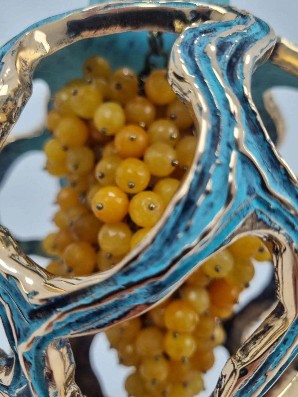 ''Qvevri with bunch of grapes in it", ხედი 2