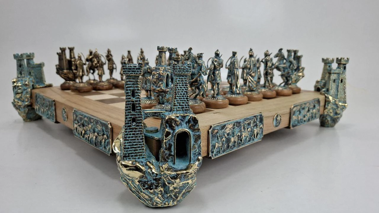 Knight in the Panther skin chess, ხედი 3