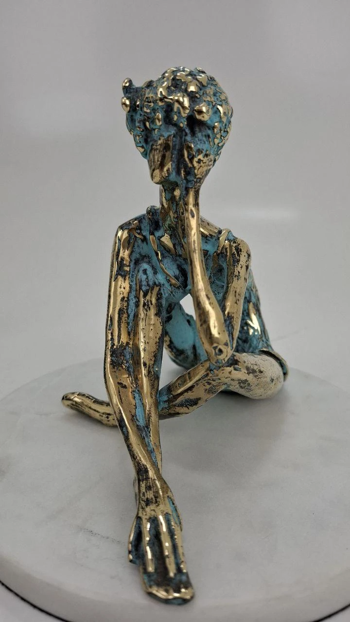 ''Sitting girl'', ხედი 4